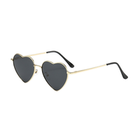 Lunettes de soleil tendance 2025 en forme de cœur avec protection UV 400, monture métallique, verres optiques en TAC