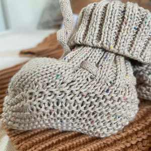 Scarpe da bambino lavorate a maglia calze da pavimento stivaletti all'uncinetto in cotone organico con lacci stivaletti in maglia tinta unita - Product Image 4