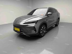 BYD Song PLUS DM-i 2025 de Segunda Mano con Bajo Kilometraje, SUV Compacto de Alta Gama con 128 KM de Autonomía, PHEV, Tracción Delantera, E-CVT, Aire Acondicionado, Volante a la Izquierda, Techo Panorámico - Product Image 2