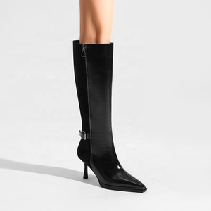 <span class=keywords><strong>Bottines</strong></span> <span class=keywords><strong>noires</strong></span> pour femmes, style western, à bout pointu, au-dessus du genou, avec <span class=keywords><strong>talon</strong></span> aiguille et détails de boucle |   OEM/ODM Personnalisé en <span class=keywords><strong>cuir</strong></span> avec fermeture éclair antidérapante pour l'automne et l'hiver - Product Image 2