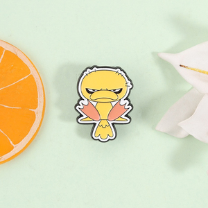 Épinglette en émail drôle et mignonne en forme d'oiseau jaune grincheux, badge animal de dessin animé, épinglette de revers canard en colère - Product Image 1