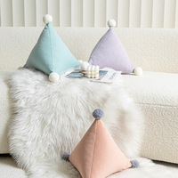 Coussin triangulaire amusant, coussins décoratifs mignons, oreillers en peluche, jouet en peluche, cadeaux de couleur bonbon pour enfants et amis