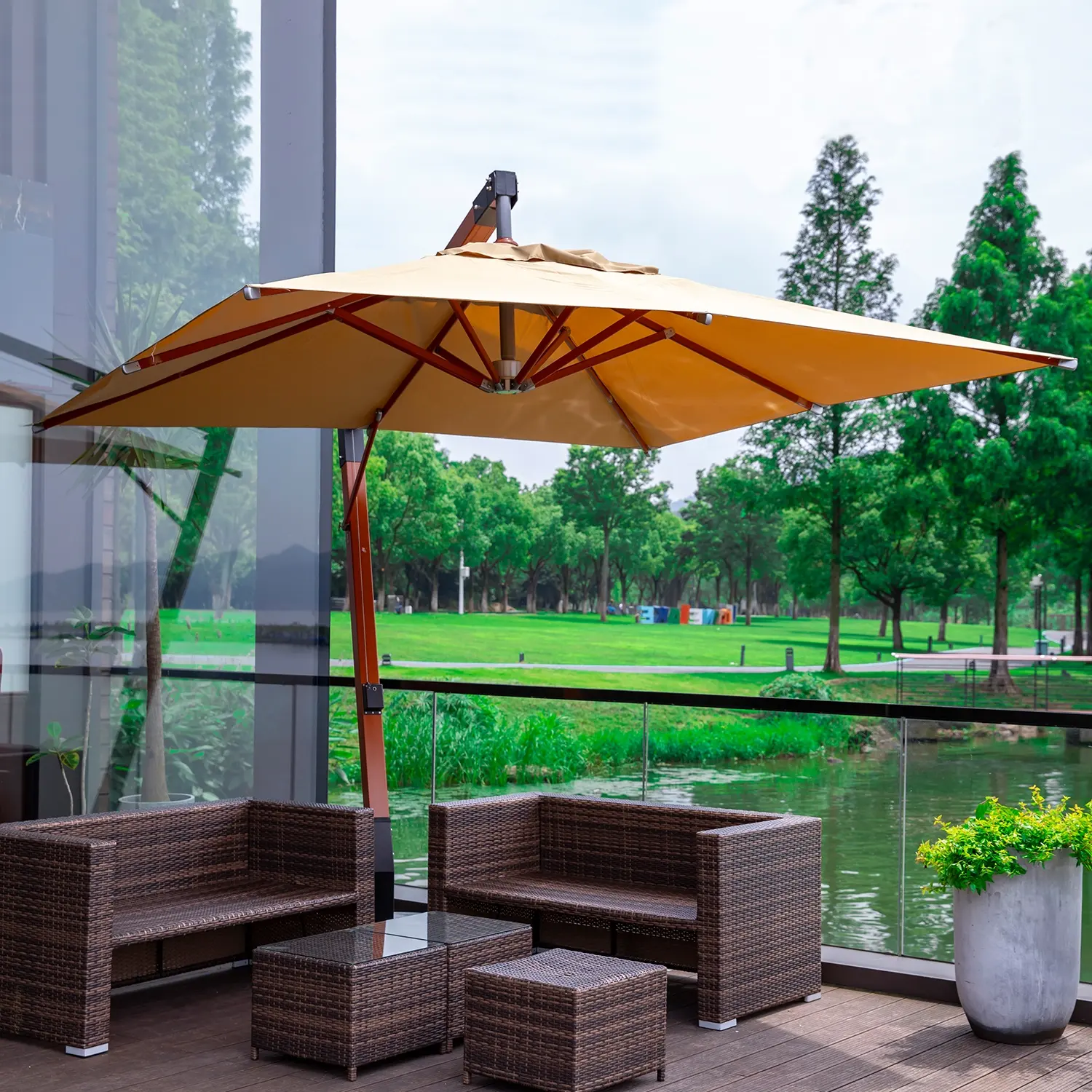 고품질 안뜰 정원 목제 우산 양산 나무로 되는 옥외 나무로 되는 공가 우산