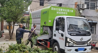 Camion broyeur mobile à mâchoires avec capacité de 50-100 TPH, trémie de 10,5 m, vitesse maximale de 110 km/h, 4x2, diesel manuel