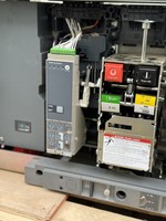 Interruptor Automático MVS16H EASYPACT de 1600 Amperios y 3 Polos, Controlador de Programación PLC