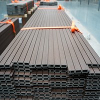 Revêtement de sol extérieur en bois plastique WPC moderne, antidérapant, imperméable, écologique, à grain de bois