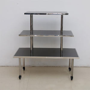 Mesa <span class=keywords><strong>de</strong></span> Exhibición Rodante <span class=keywords><strong>de</strong></span> Acero Inoxidable Personalizada <span class=keywords><strong>de</strong></span> 3 Niveles, Exhibidor para Zapatos, Bolsos y Joyería, Venta Directa <span class=keywords><strong>de</strong></span> Fábrica - Product Image 5