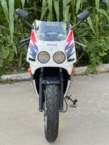 1 Honda <span class=keywords><strong>CBR</strong></span> 250RR MC19 Phase, quatre cylindres en ligne, refroidi par eau, 250 cm³, moto de route refroidie par liquide, avec habillage similaire aux voitures neuves - Product Image 5