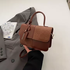 Nouveauté 2025 : Sac messager pour femme en cuir PU de créateur haut de gamme, tendance, avec empiècements contrastés et fermeture éclair pratique - Product Image 6