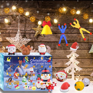 Caja Sorpresa Navideña con Calendario de Papel con Diseño de Santa Claus y Juguetes de Animales Impresos - Product Image 4