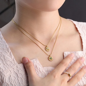 Collares de Moda 2026, Joyería Hipoalergénica, Acero Inoxidable 316L, Chapado en Oro PVD de 18k, Collar con Flores y Circonitas para Mujer - Product Image 3