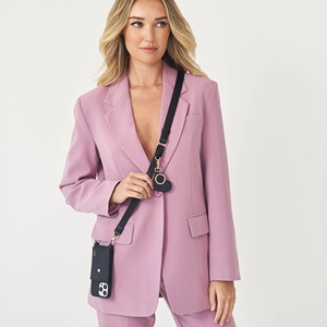 حزام هاتف فاخر قابل للتعديل والفصل من الجلد مع خطاف معدني وشعار مخصص - Product Image 5