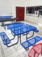 Table de pique-nique extérieure en métal expansé sur mesure pour usine, table et banc carrés en métal pour l'extérieur