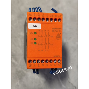 Relais de sécurité d'arrêt d'urgence Dold BD5935.52/61 24VDC 0058870 BD5935 Safemaster d'occasion - Product Image 1