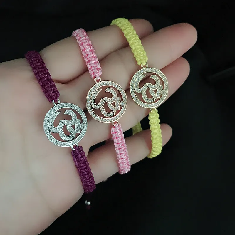 DIY colorido hilo OM Charms pulsera de macramé ajustable