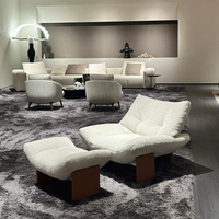 Fauteuil de salon moderne de luxe avec rembourrage doux pour salon, chambre, appartement, suite d'hôtel