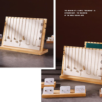 Support d'affichage pour collier et pendentif en bois avec doublure en feutre doux pour comptoir de magasin de détail, présentation sécurisée des produits