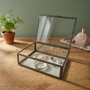 Boîte à bijoux en verre avec cadre en nickel noir et couvercle transparent pour le rangement et la présentation - Product Image 3