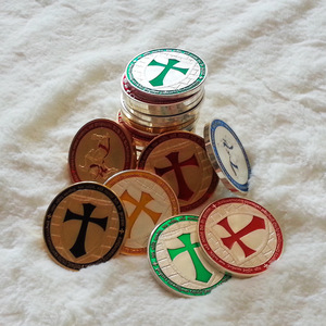 Badge Chevalier Templier Plaqué Argent Pièce Médiévale de Collection 40mm Découpée au Laser en Zinc Logo Souvenir Cadeau pour Application Artisanale - Product Image 1