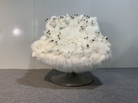 Chaise rotative au design nordique contemporain Meubles de salon modernes avec poupée extraterrestre créative pour chambre à coucher ou hôtel