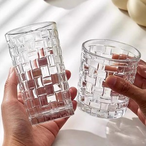 أكواب زجاجية منقوشة سعة 250 مل و300 مل للماء والعصير والمشروبات والبيرة بقاعدة ثقيلة - Product Image 1