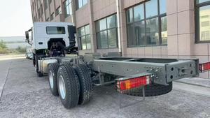 Chasis de Camión Usado de Servicio Pesado Sinotruk Howo Diésel 6x4 con Motor Weichai, Emisión Euro 3, Tractor con Dirección Izquierda, Capacidad de Carga de 21-30T - Product Image 2
