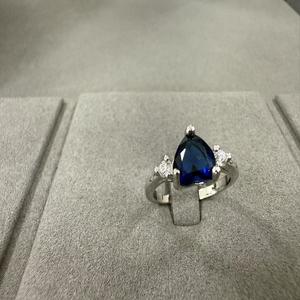 Cincin Wanita Mewah Berbentuk Hati dengan Zirkon Ungu Biru yang Dipadukan dengan Paduan Tembaga Berkilau yang Tidak Dapat Dihapuskan - Product Image 6