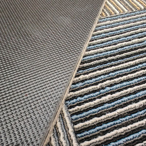 Dalles de sol en polyester écologiques, ignifuges, modernes, portables, emboîtables, détachables, auto-adhésives, à poils courts, en forme de puzzle, pour la maison - Product Image 4