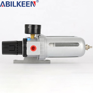 Ensemble filtre régulateur <span class=keywords><strong>d</strong></span>'air série SFC avec lubrificateur et séparateur de gouttelettes <span class=keywords><strong>d</strong></span>'<span class=keywords><strong>eau</strong></span> à <span class=keywords><strong>pression</strong></span> standard et purge manuelle - Product Image 3