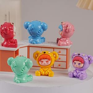 Venta al por mayor de abalorios de resina 3D para llaveros, bonitos colgantes de flores de oso de dibujos animados y conejo flocado, accesorios de resina para bebés Microland - Product Image 4