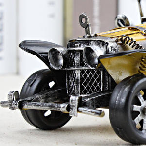 Modello di Auto Vintage in ferro fatto a mano veicolo classico scultura fotografia oggetto di decorazione retrò Auto da tavolo - Product Image 6