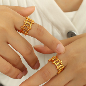 Anillo con forma de valla geométrica a la moda para mujer, joyería de fiesta ajustable de oro de 7mm - Product Image 4