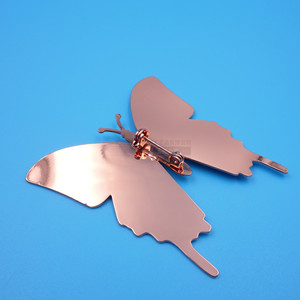 Broche de mariposa en oro rosa, acero inoxidable, diseño animal, pin para corsage, regalo unisex - Product Image 3