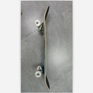 Patineta Completa de 7 Capas de Madera de Arce para Deportes Extremos y Uso al Aire Libre - Product Image 3