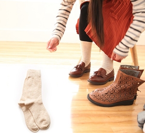 Chaussettes <span class=keywords><strong>en</strong></span> cachemire de luxe pour femmes à la mode Toutes les saisons Chaussettes <span class=keywords><strong>en</strong></span> cachemire minces et chaudes Chaussettes <span class=keywords><strong>en</strong></span> laine mérinos au toucher doux - Product Image 4