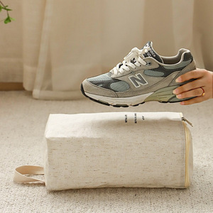 Sac à chaussures en coton et lin blanc, résistant à l'eau, organiseur de voyage portable pour le rangement des chaussures - Product Image 1