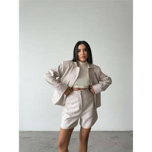 Conjunto de Traje Elegante de Cachemira para Mujer con Pantalones Cortos - Product Image 6