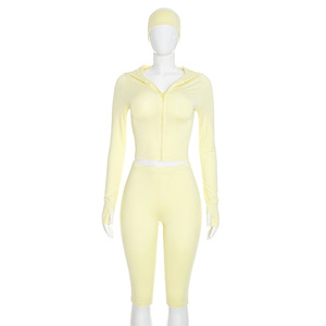 Y2990-Completo Sportivo da Donna 3 Pezzi: Felpa con Zip a Maniche Lunghe, Leggings Capri e Fascia per Capelli Coordinata - Product Image 4