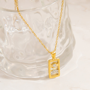 สร้อยคอจี้สแตนเลสชุบทอง 18K ดีไซน์เรขาคณิต รูปพระอาทิตย์ พระจันทร์ และเปลือกหอย พร้อมสายคล้องคอ ของขวัญเครื่องประดับ - Product Image 2