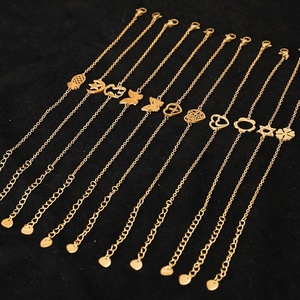 Bracelet Acier Inoxydable « RisingMoon » Pas Cher, Plaqué Or 18 Carats Sans Ternissement, avec Breloques Papillon, Lettre et Cœur pour Femmes et Filles - Product Image 3