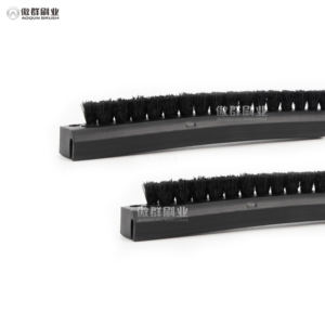 Câble Pass-Through Wire Manager Brush Strip - Product Image 4