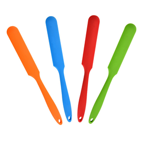 Grattoir à gâteau en silicone de qualité alimentaire Spatule à barbecue en métal résistant aux hautes températures Outil de cuisson et de pâtisserie pour crêpes et autres plats - Product Image 1