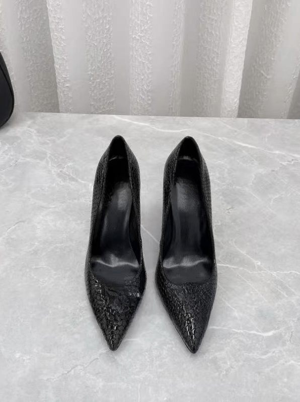 Piel de cocodrilo negra