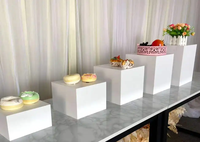 Fournitures hôtelières, cube de présentation transparent carré, table de présentation alimentaire, supports de buffet en acrylique blanc pour la présentation des aliments