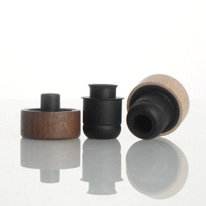 Tapón dispensador <span class=keywords><strong>de</strong></span> <span class=keywords><strong>corcho</strong></span> sintético negro para botella <span class=keywords><strong>de</strong></span> <span class=keywords><strong>aceite</strong></span> <span class=keywords><strong>de</strong></span> oliva, con tapa <span class=keywords><strong>de</strong></span> madera <span class=keywords><strong>de</strong></span> nogal, tamaño 19.5mm 18.5mm, al por mayor - Product Image 2