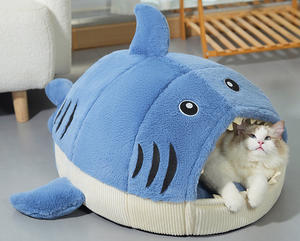 Nouveau design carré chat et petit chien lit chaud mignon nid en forme de requin avec grotte semi-fermée doux en peluche fausse fourrure mousse matériel - Product Image 4