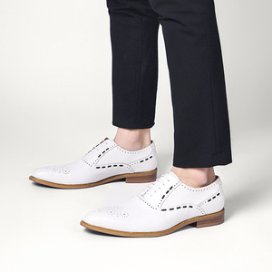 High Quality English Business <b>Tassel</b> Loafers Large Size Brogue Detailing Retro Elegant - Product Image 2