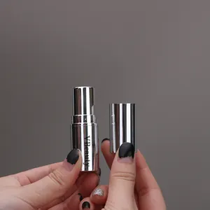 Tubos de lápiz labial de plástico para maquillaje con logotipo personalizado de lápiz labial con fabricantes de tubos de lápiz labial de 8g