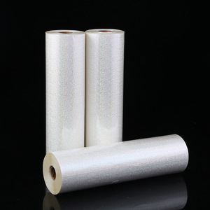 Film de plastification thermique BOPP à toucher doux, motif grille brillante, 320 mm x 200 m x 25 microns - Product Image 2