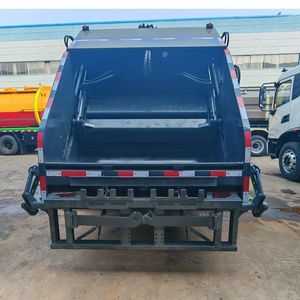 Camion à ordures compacteur Isuzu Giga 10t de capacité, véhicule compacteur de déchets 4x2 à moteur manuel pour la gestion des déchets urbains - Product Image 6